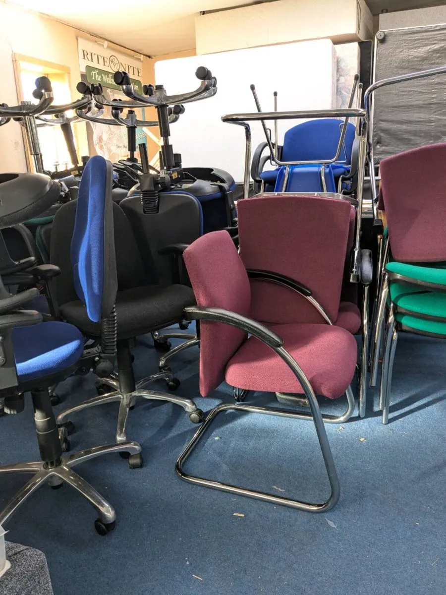 Office chairs - Image 1