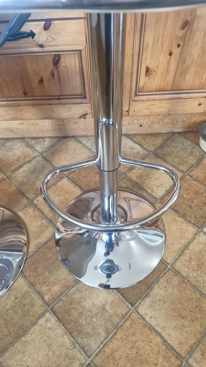 2 Kitchen Stools - Image 4