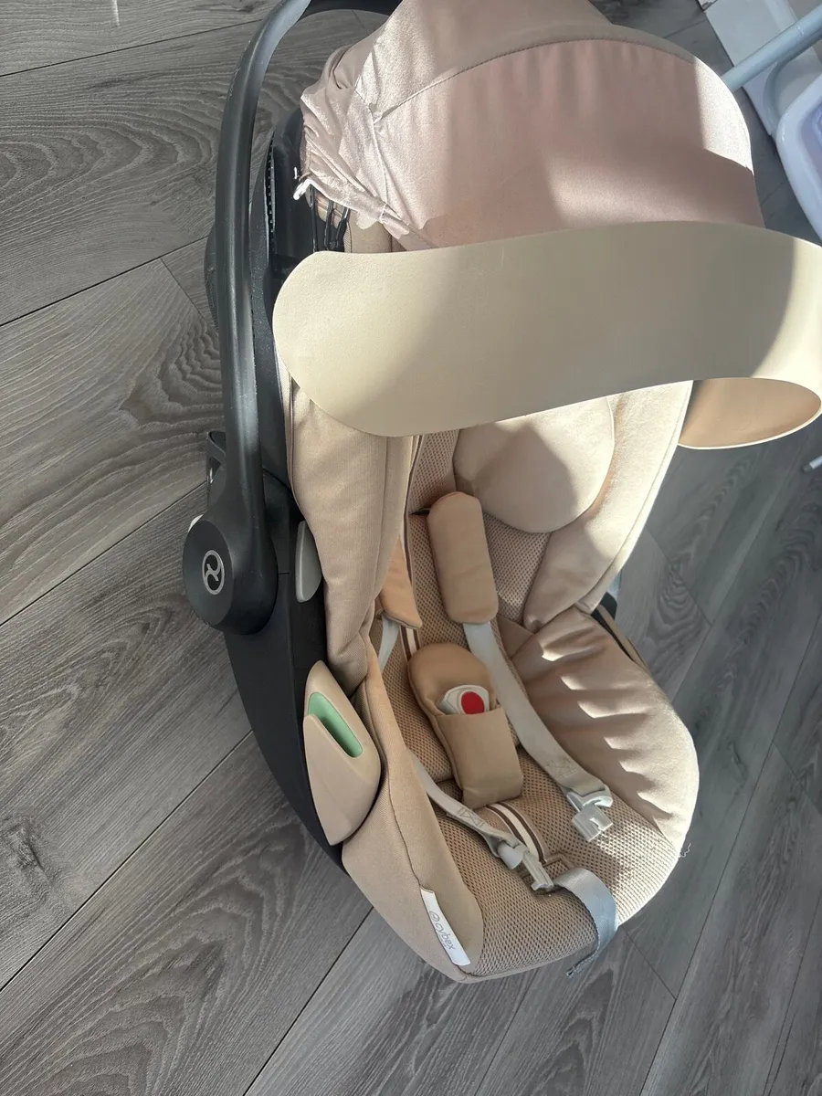 Cybex car seat - Image 3