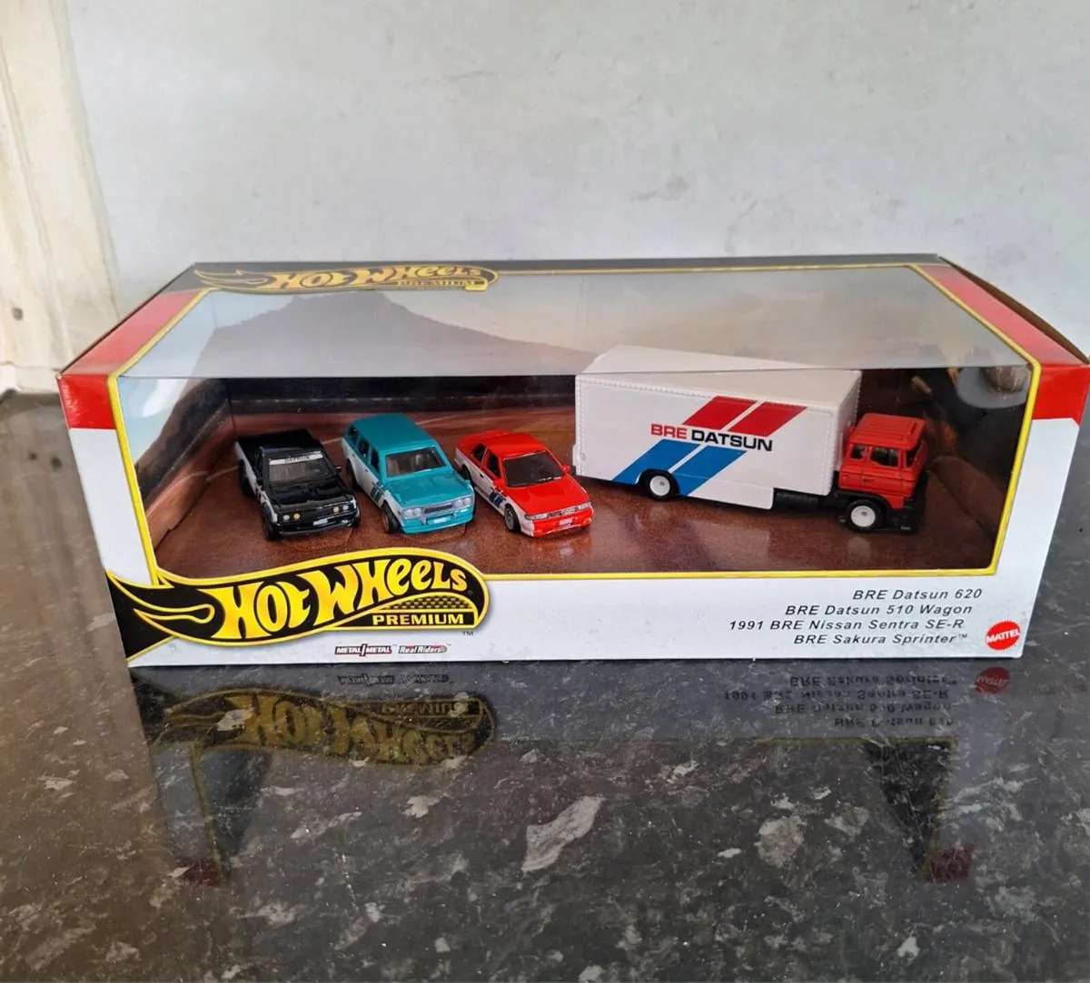 Hot Wheels Premium BRE Datsun Collector set - Image 1