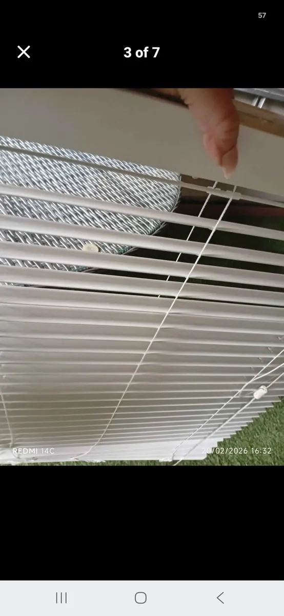 White wooden slate blinds x 8 - Image 3