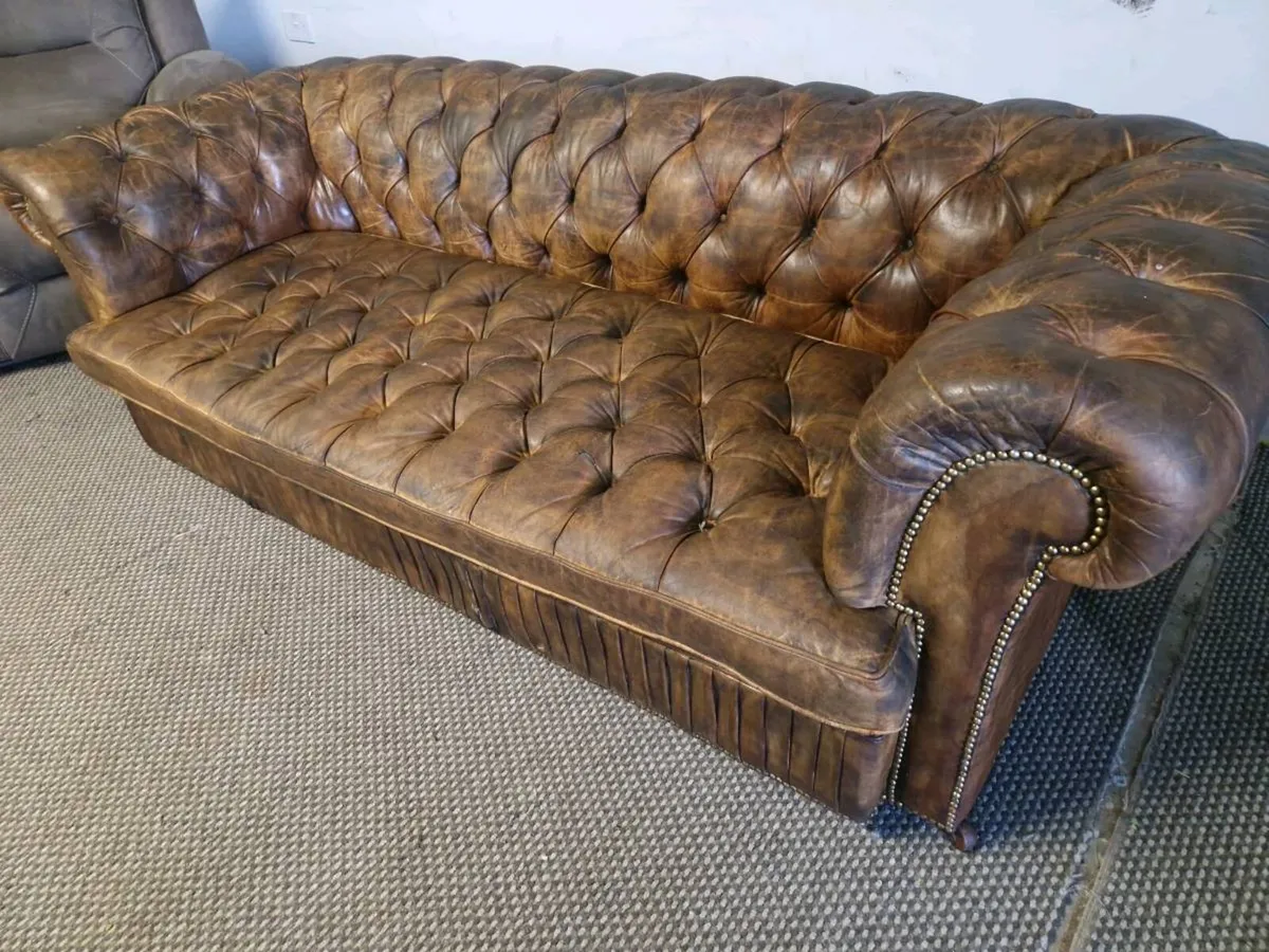 Chesterfield - Image 3