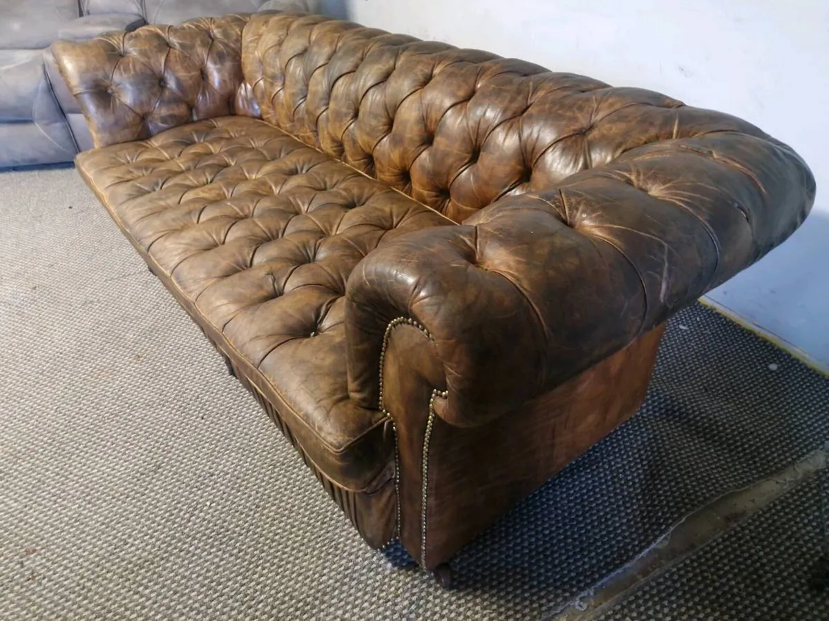 Chesterfield - Image 4