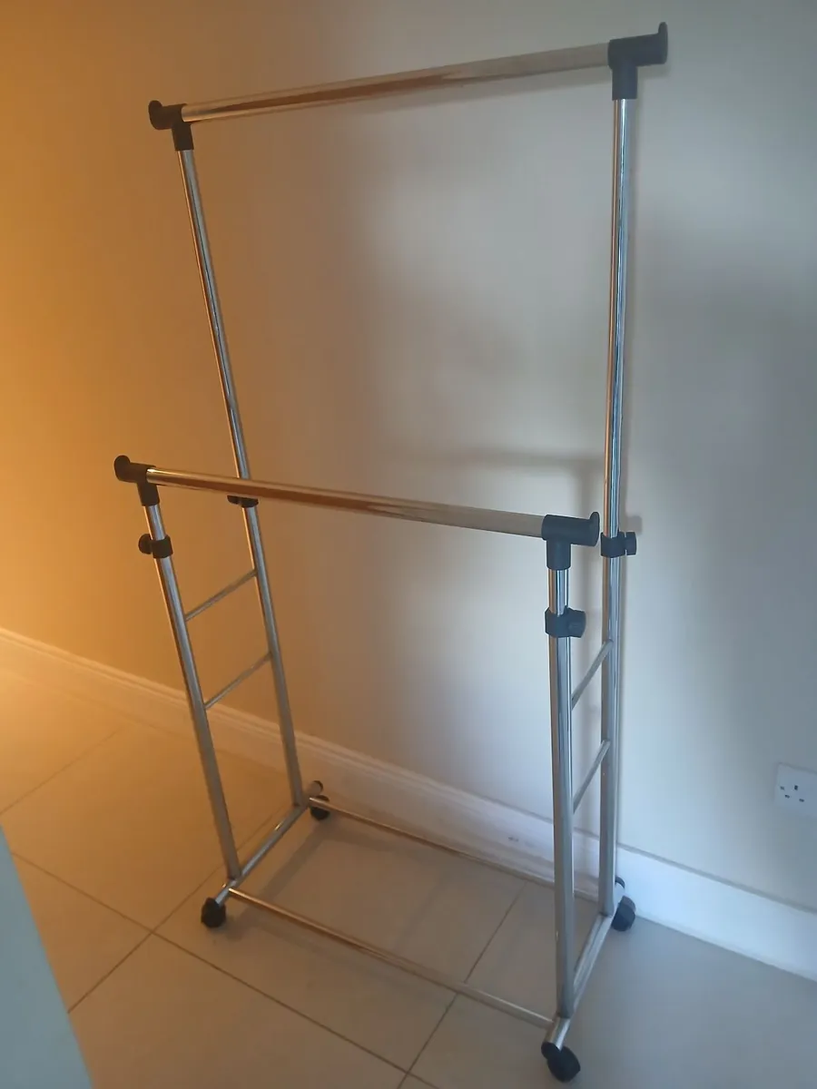 Clothes rail