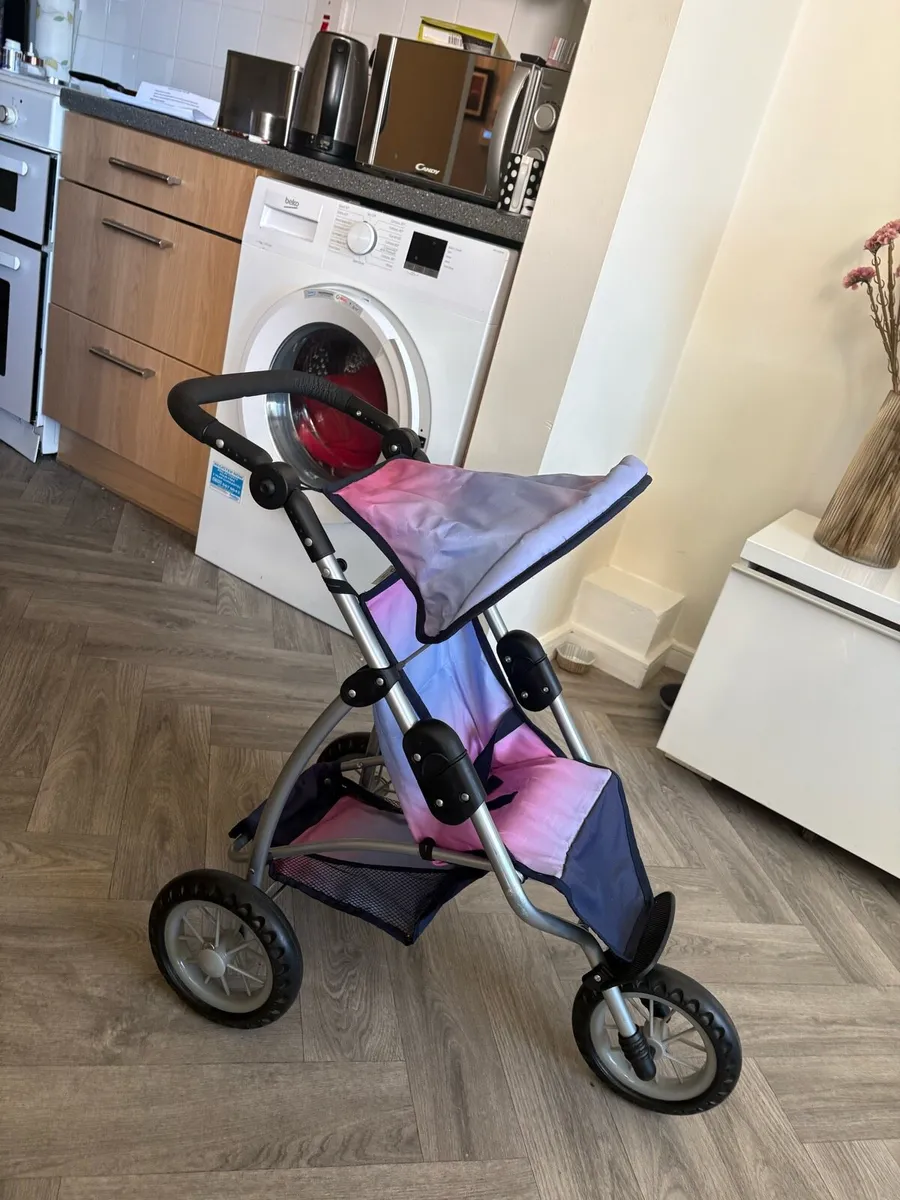 Dolls pram - Image 2