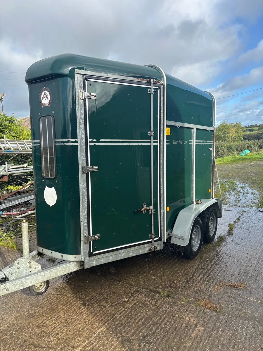 Horse Box for sale - Image 1
