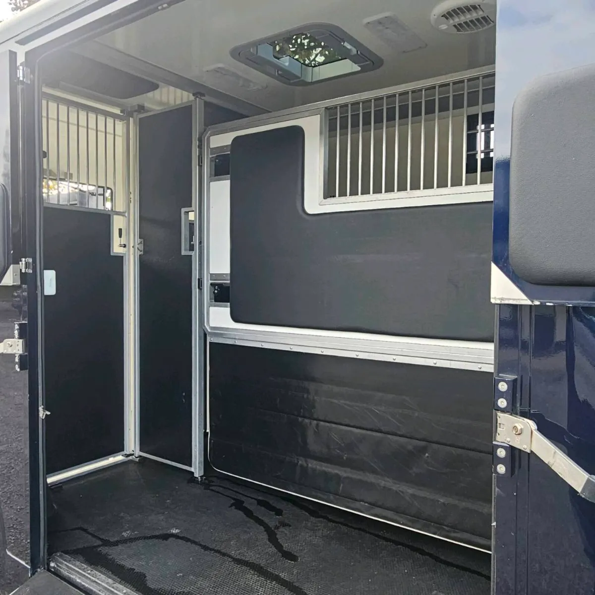 ☆☆ STEPHEX 2 STALL HORSETRUCK ☆☆ - Image 3