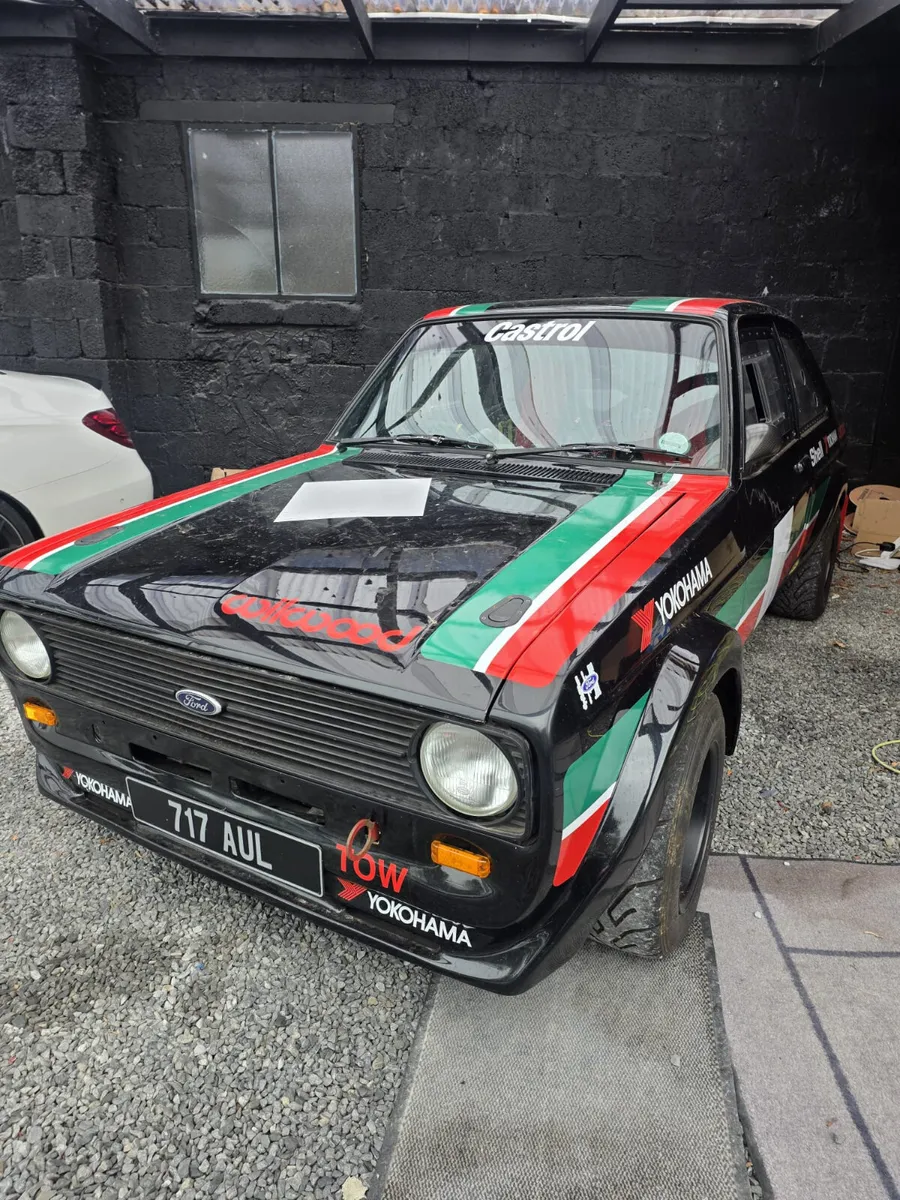 Ford Escort 1975 - Image 1