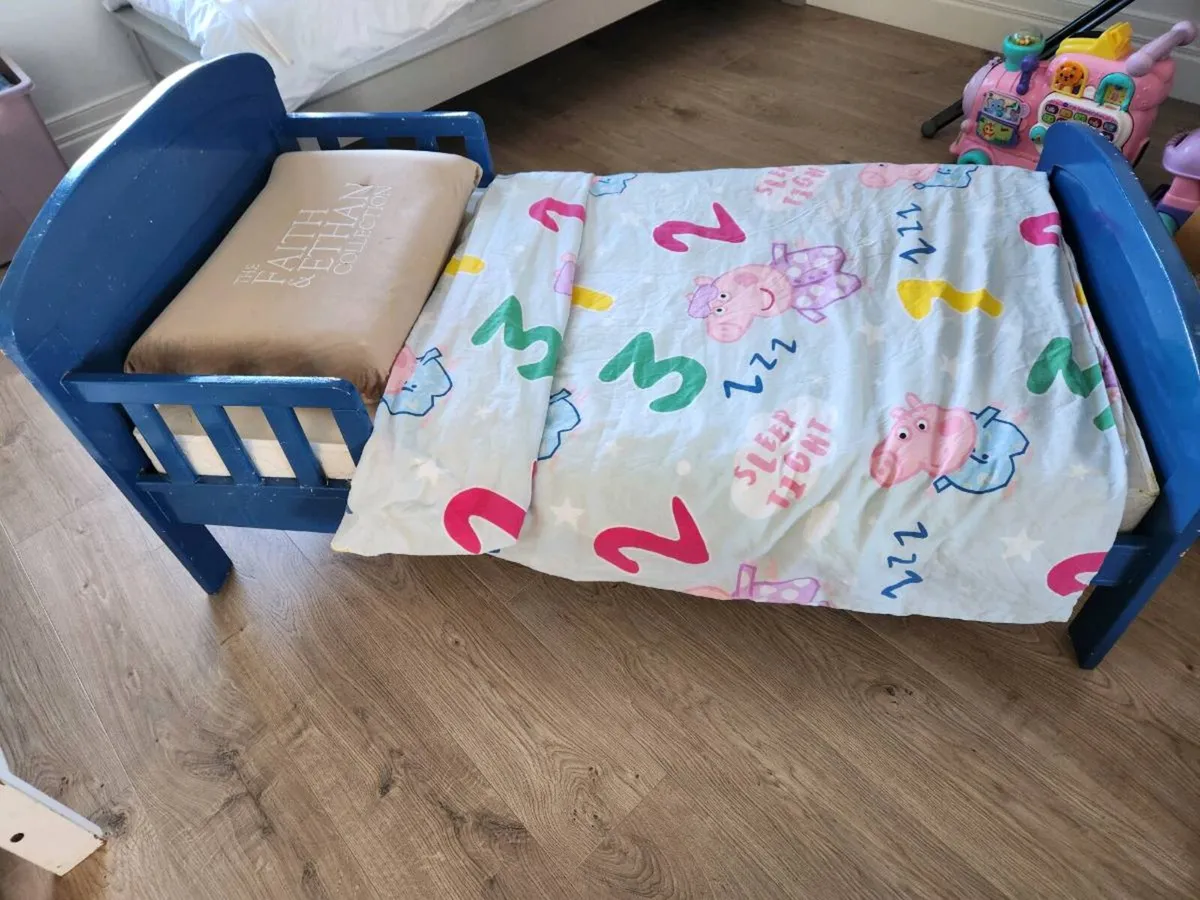 Toddler bed - Image 1