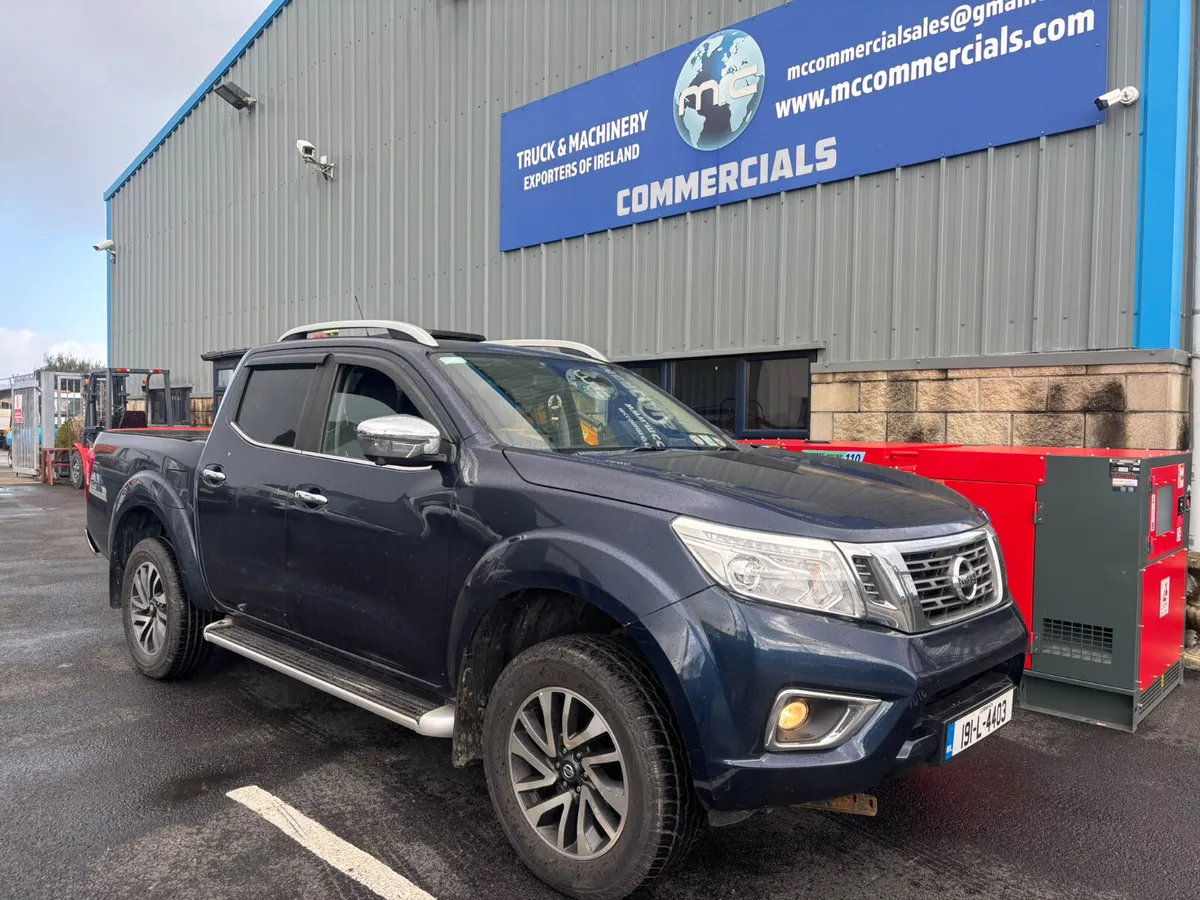 2019 Nissan Navara 4x4 Crew Cab Automatic - Image 2