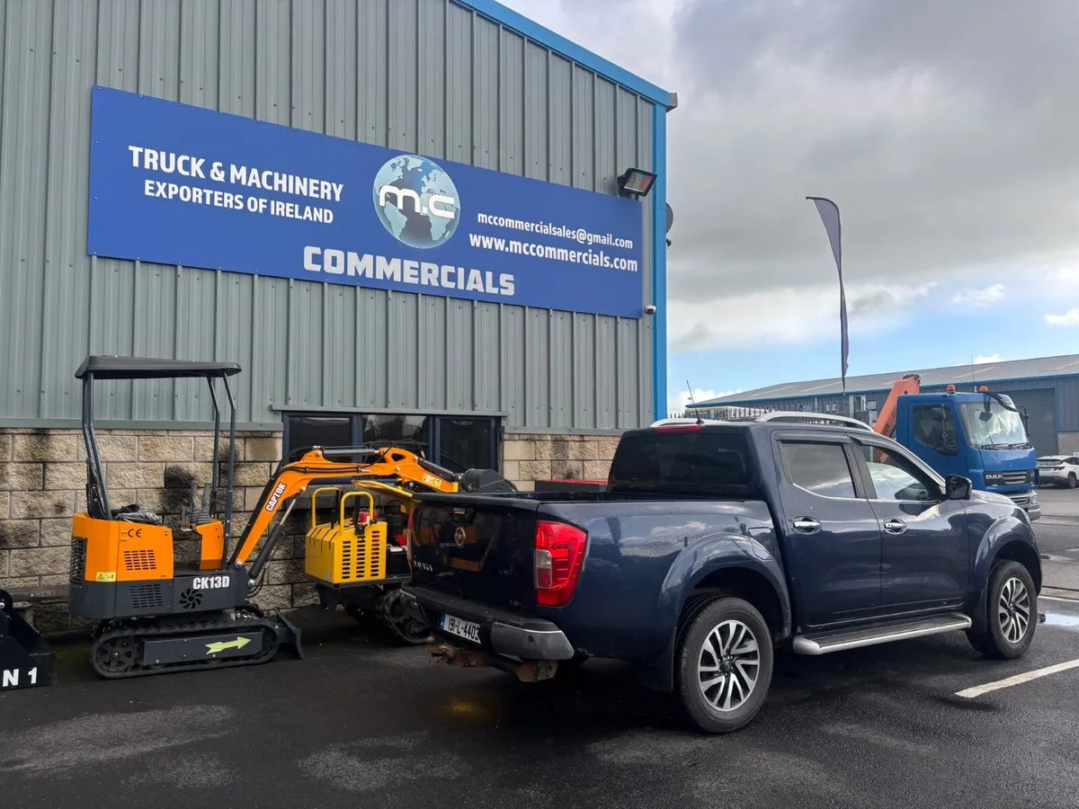 2019 Nissan Navara 4x4 Crew Cab Automatic - Image 3
