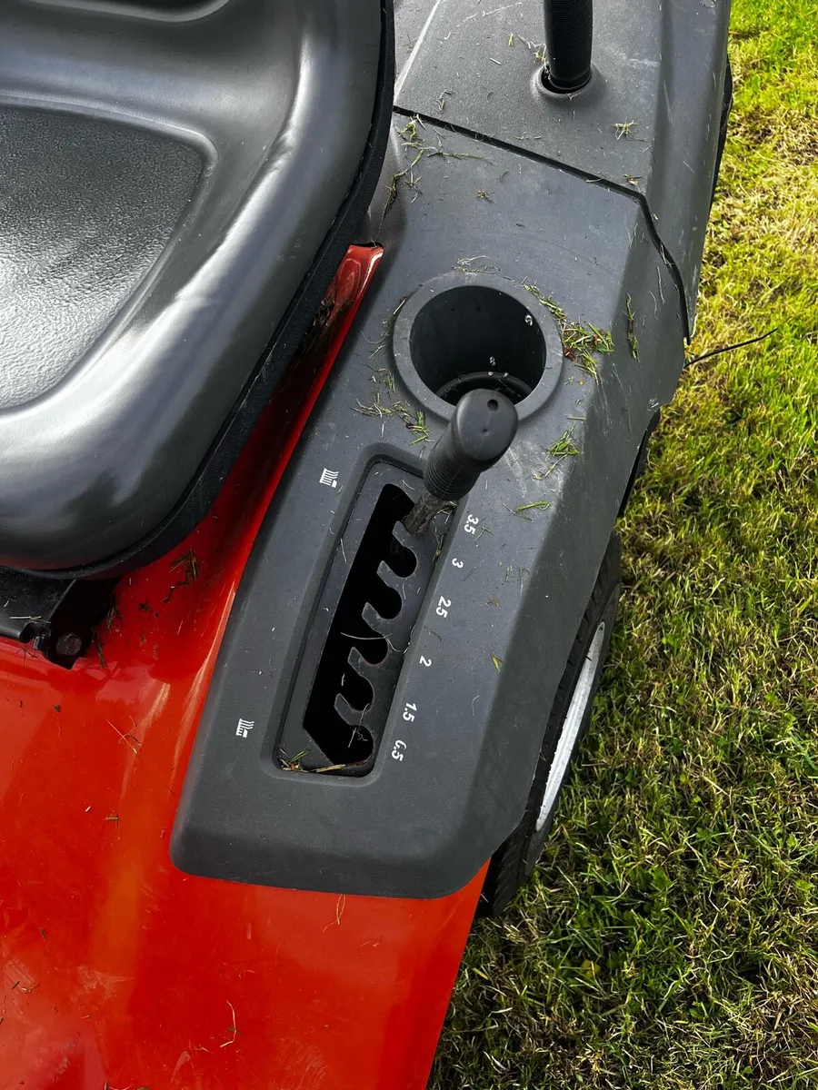Husqvarna lawn mower - Image 3