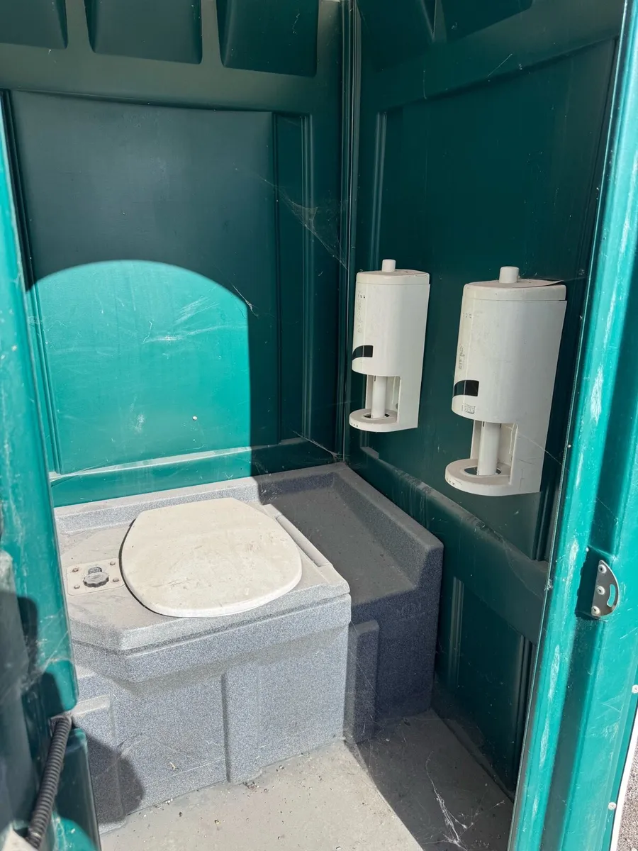 Portable toilet - Image 2