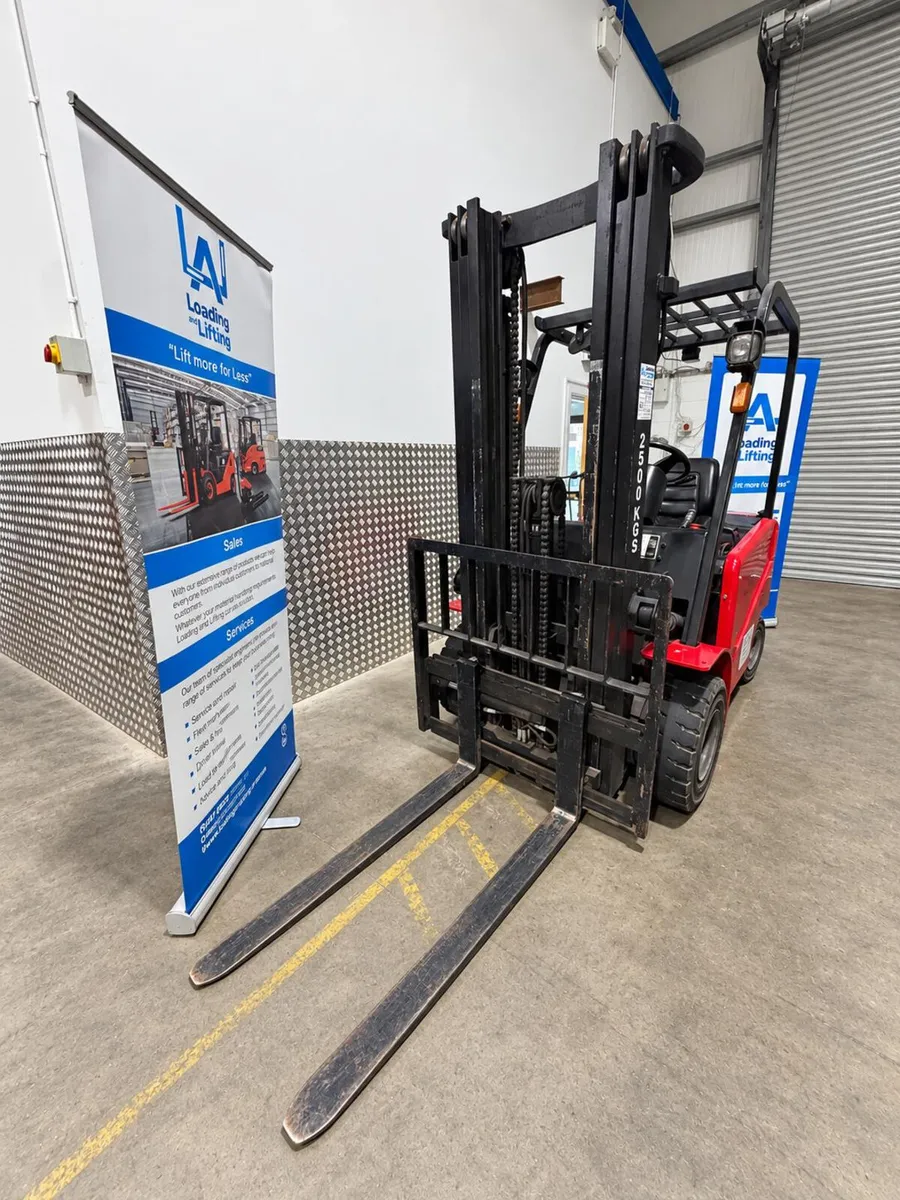 EP Electric Forklift - Image 2