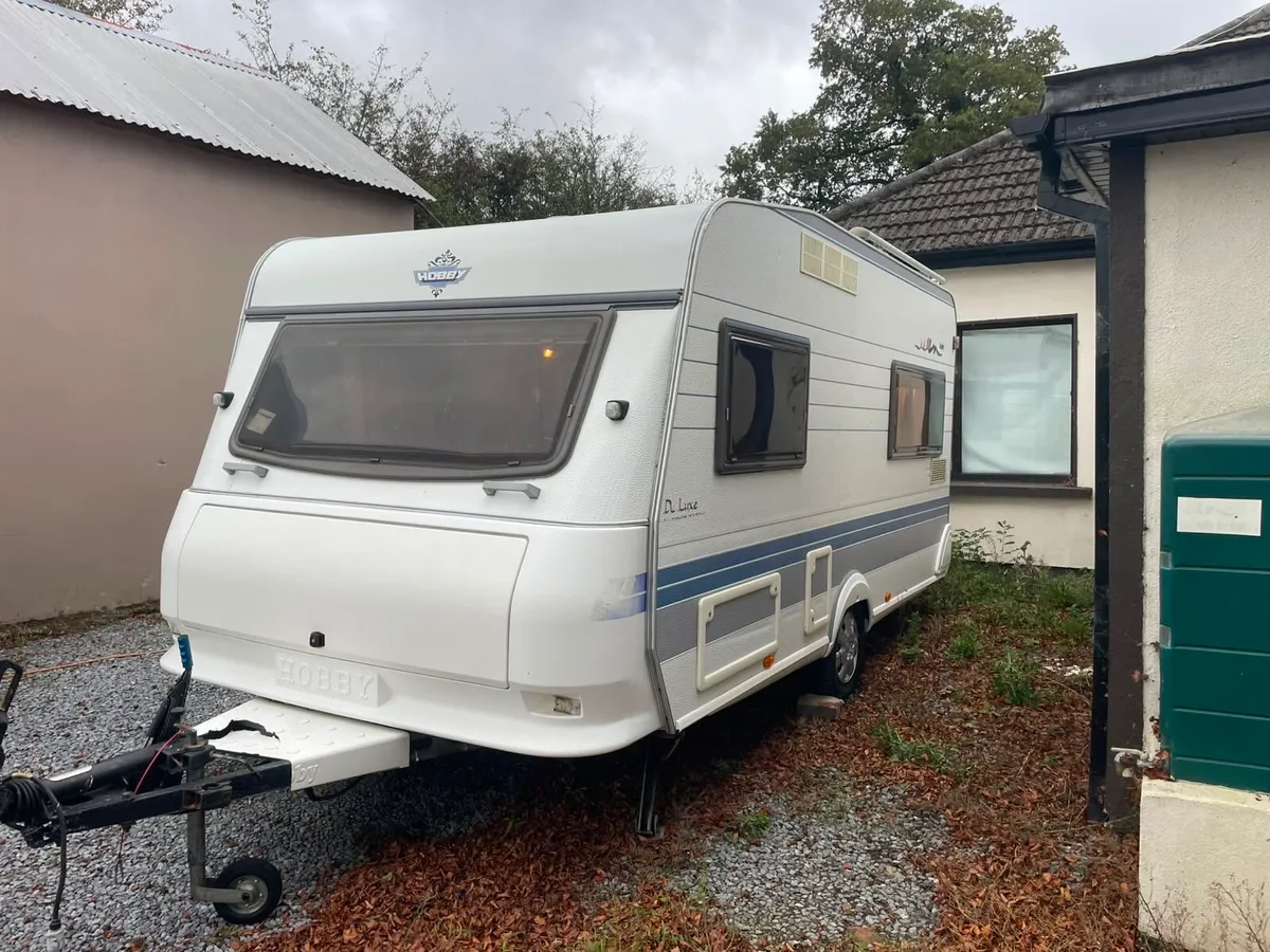 4 berth single axel hobby caravan - Image 2
