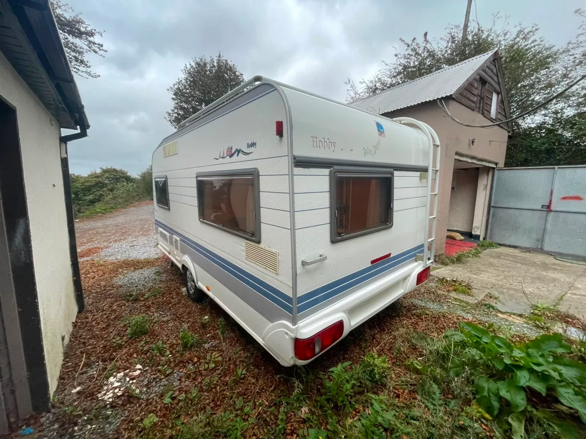 4 berth single axel hobby caravan - Image 4