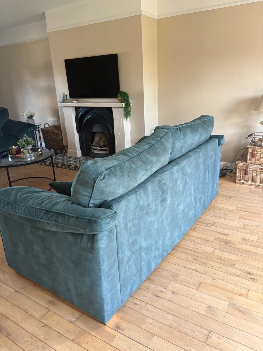 Three Couches - Image 3