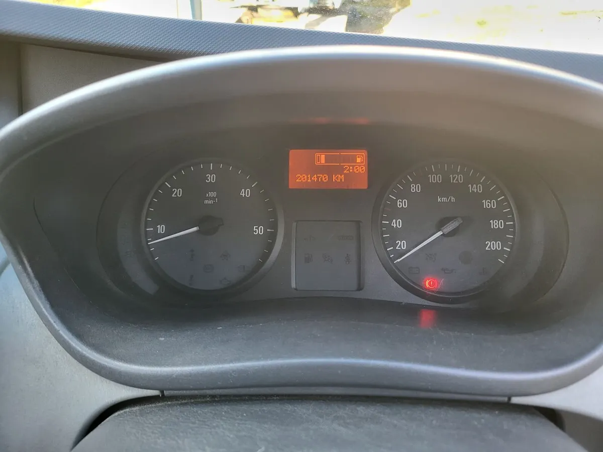 Opel Vivaro 2013 - Image 2