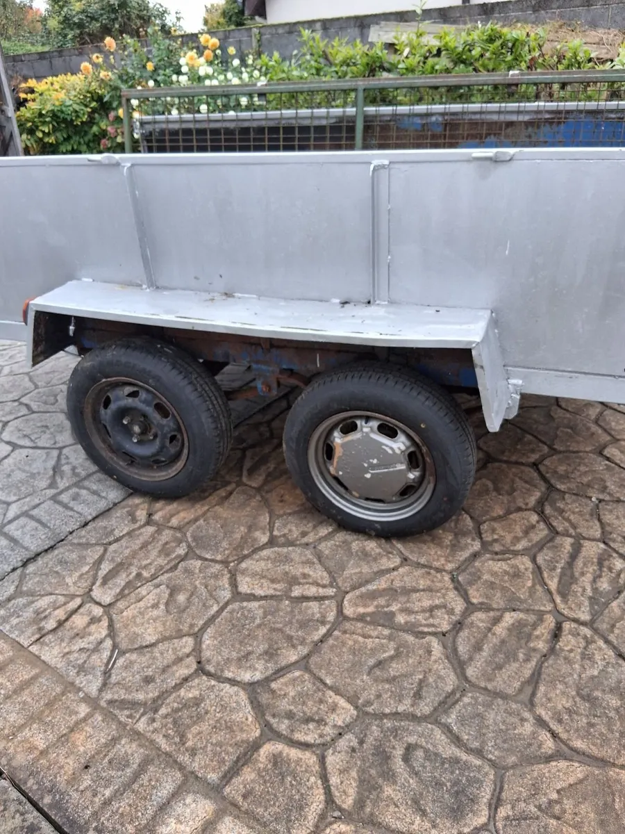 Trailer - Image 2