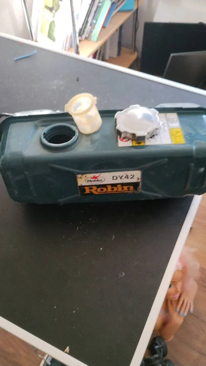 fuel tanks - Image 1