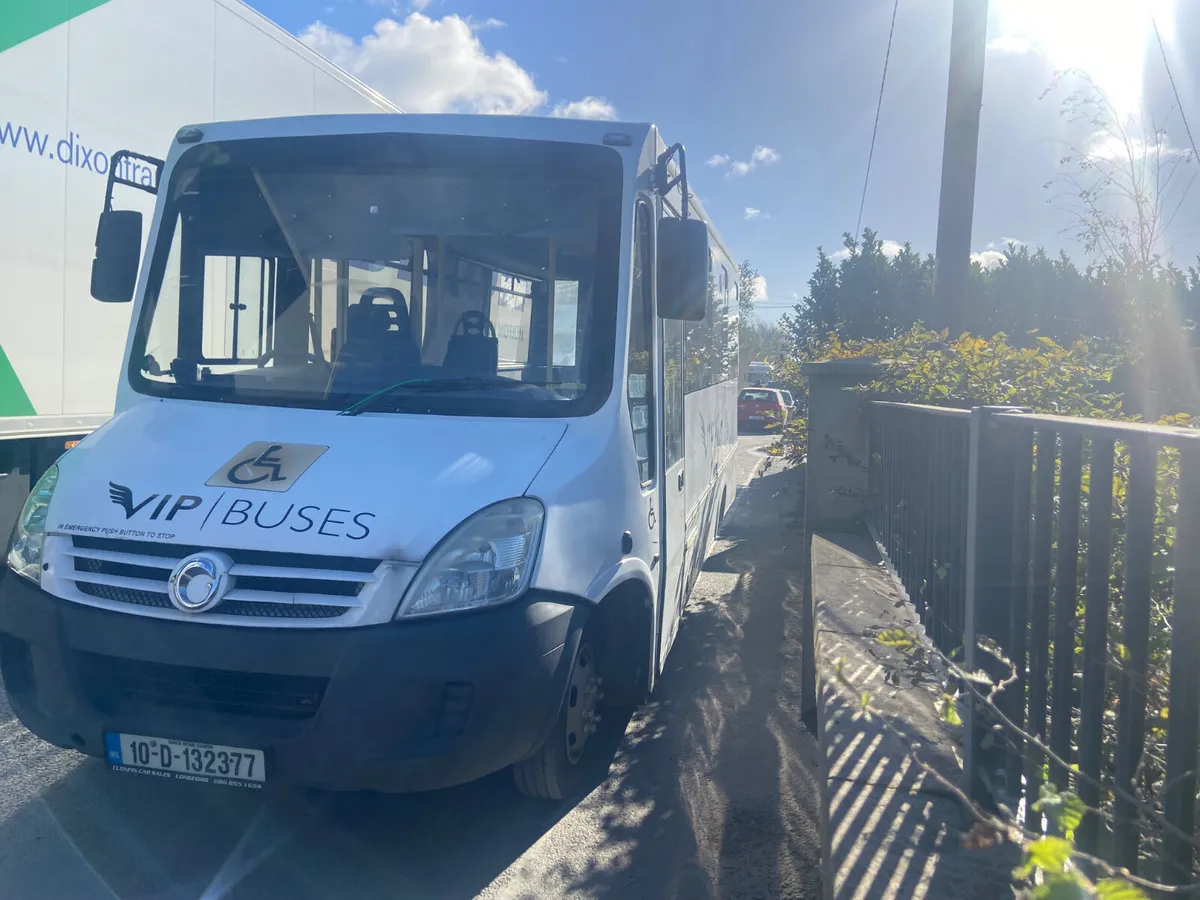2010 iveco daily minibus - Image 3