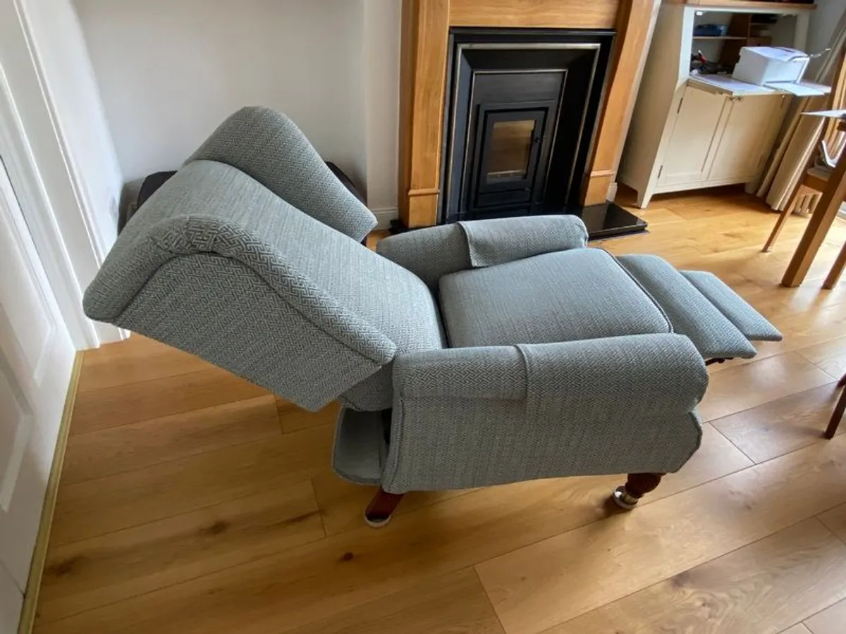 Parker Knoll Manual Recliner York  Arm Chair - Image 4