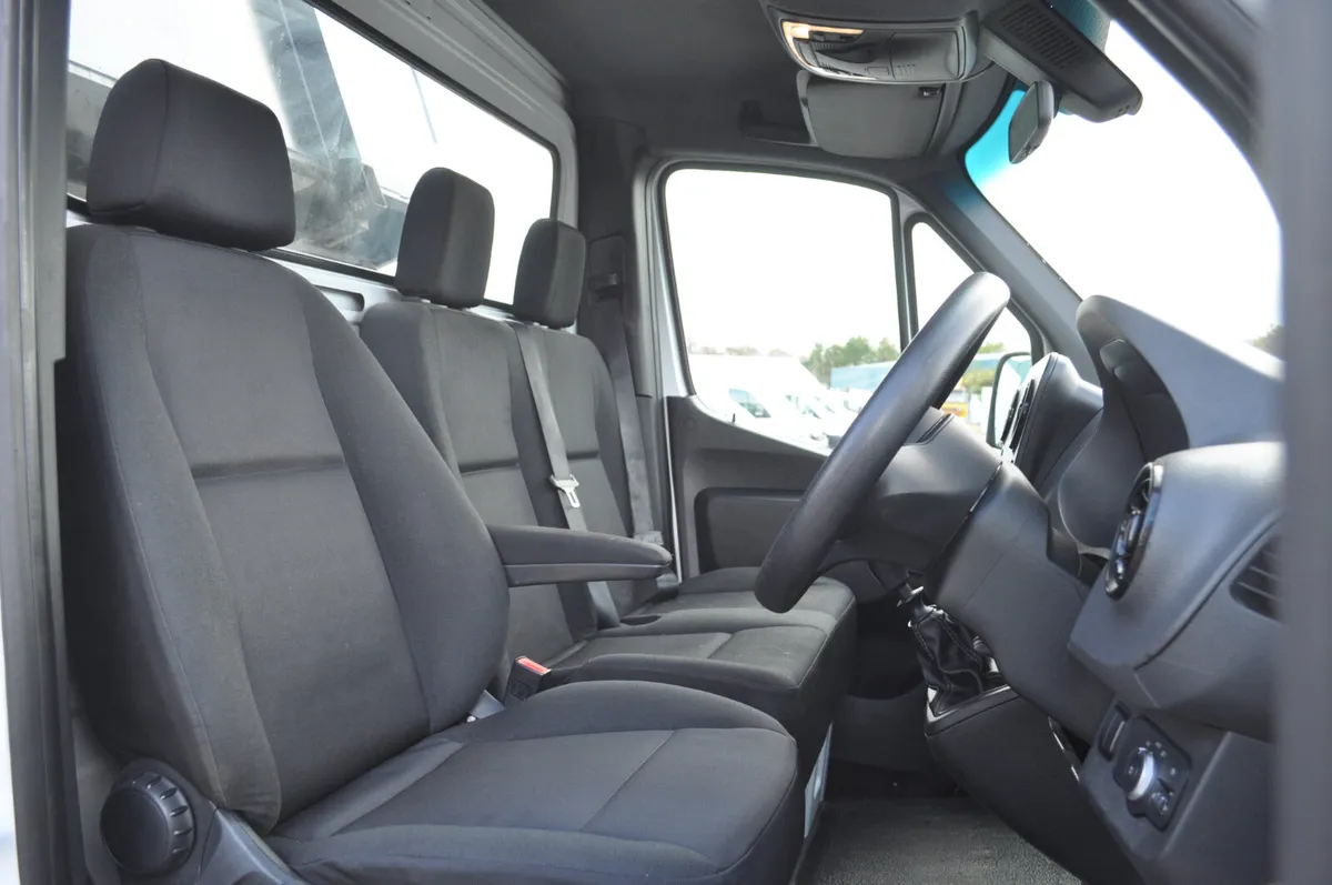 Mercedes-Benz Sprinter Tipper - Image 4