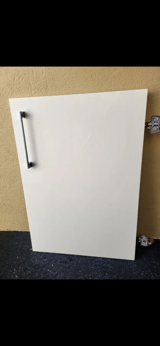 Cupboard doors x4 - Image 1