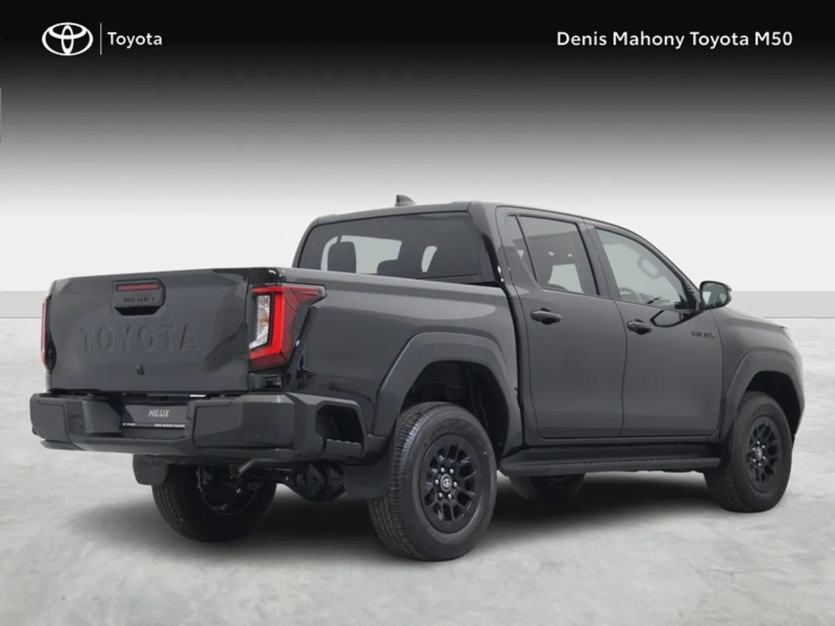 Toyota Hilux SR5 INC Vat - Image 2