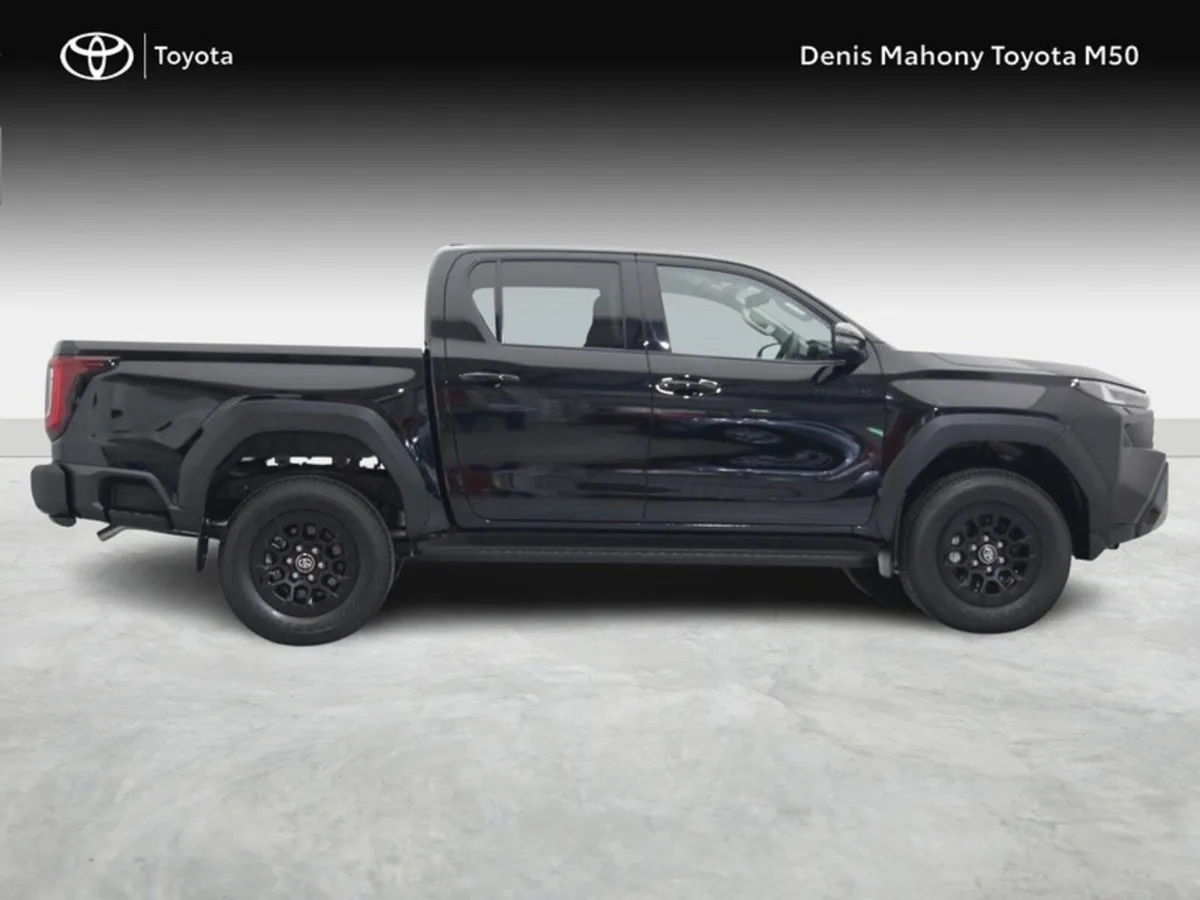 Toyota Hilux SR5 INC Vat - Image 3