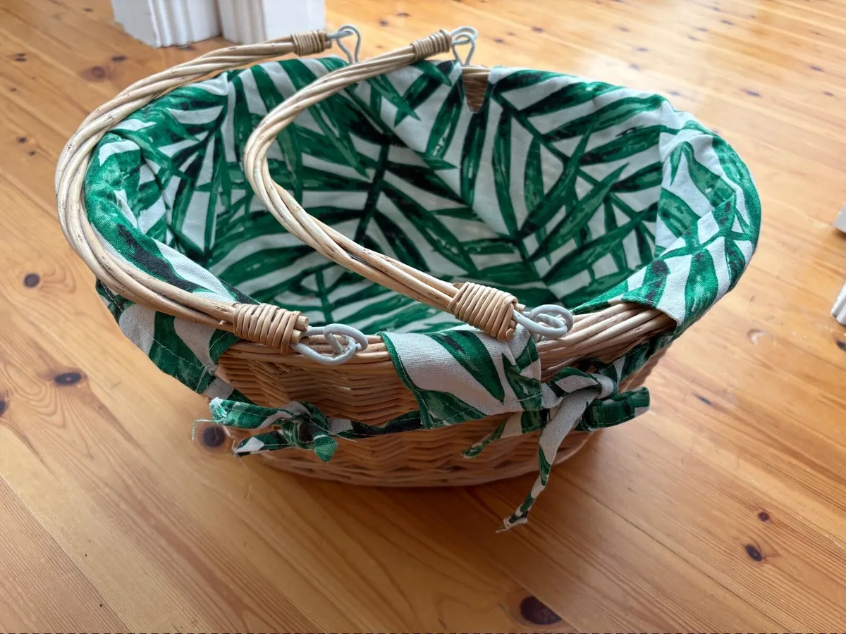 Solid wooden Basket - Image 1