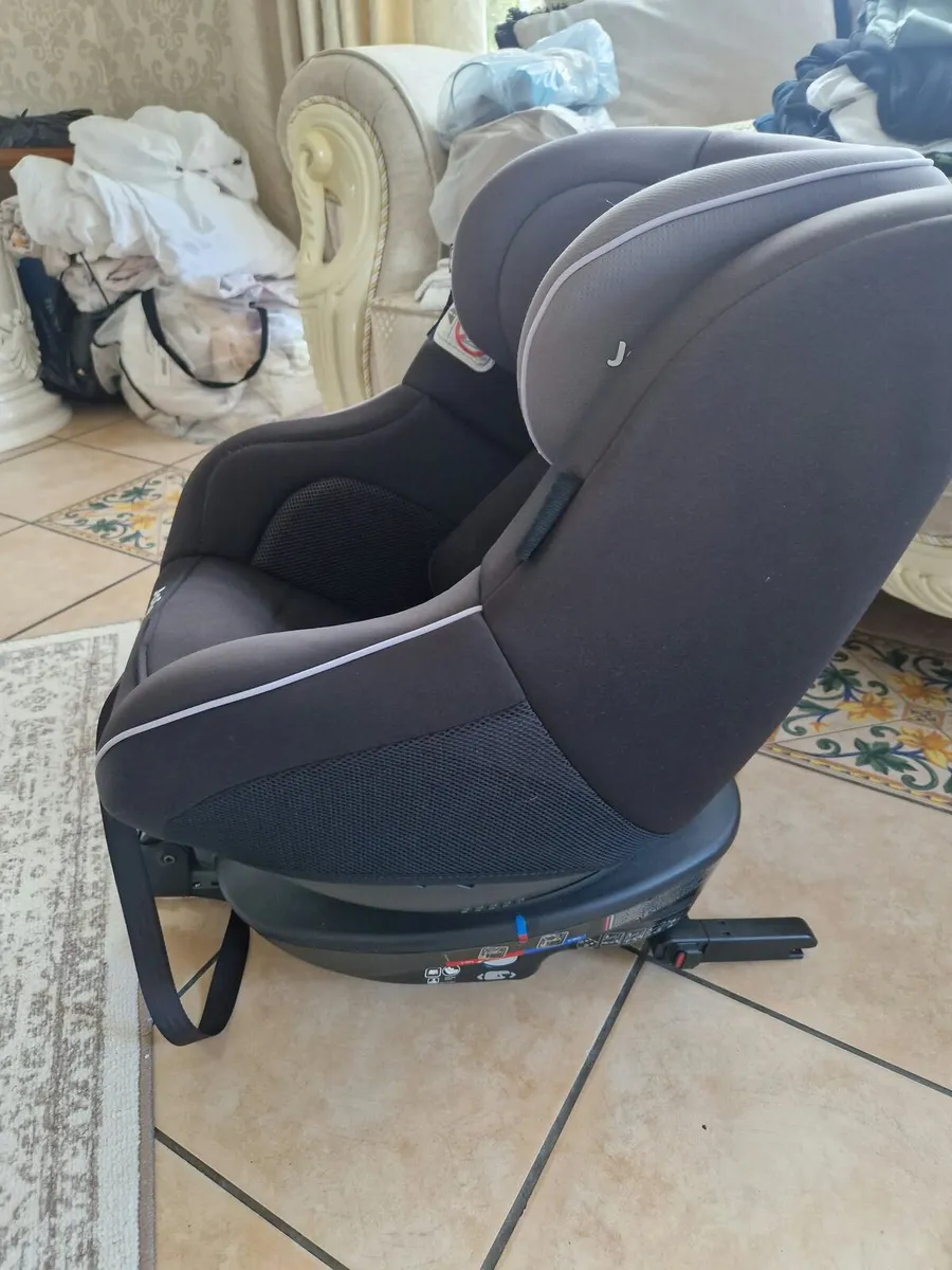 Joie 360 spin car seat - Image 2