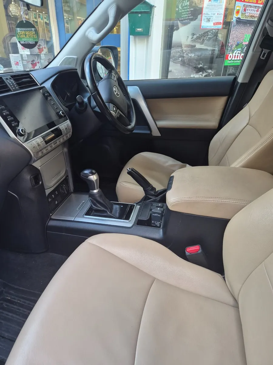 Toyota Land Cruiser 2023 - Image 3