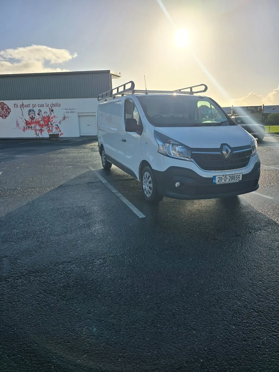 Renault Trafic 2021 - Image 2