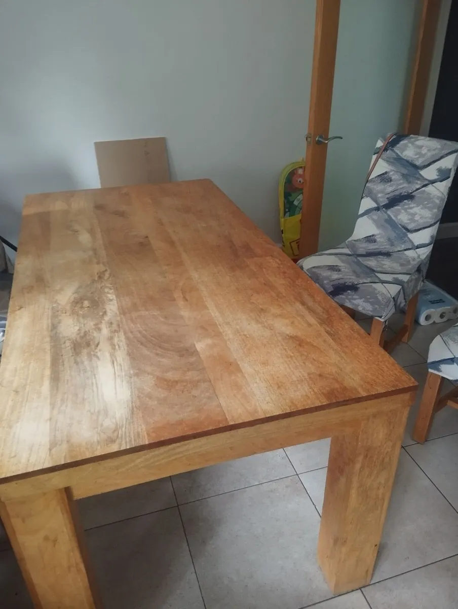 Kitchen table - Image 1