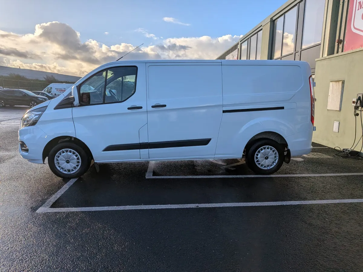 Ford Transit Custom 2023 - Image 4