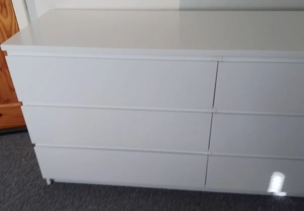 Chest of drawers - Image 2
