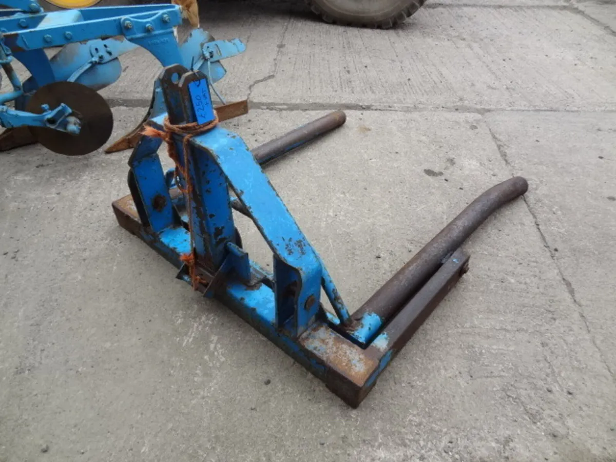 Nugent and Fleming Single Bale Lifter - Image 1