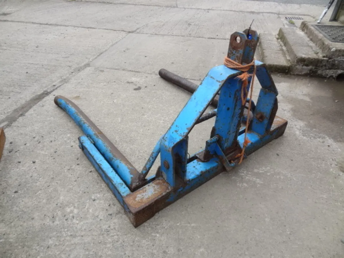 Nugent and Fleming Single Bale Lifter - Image 2
