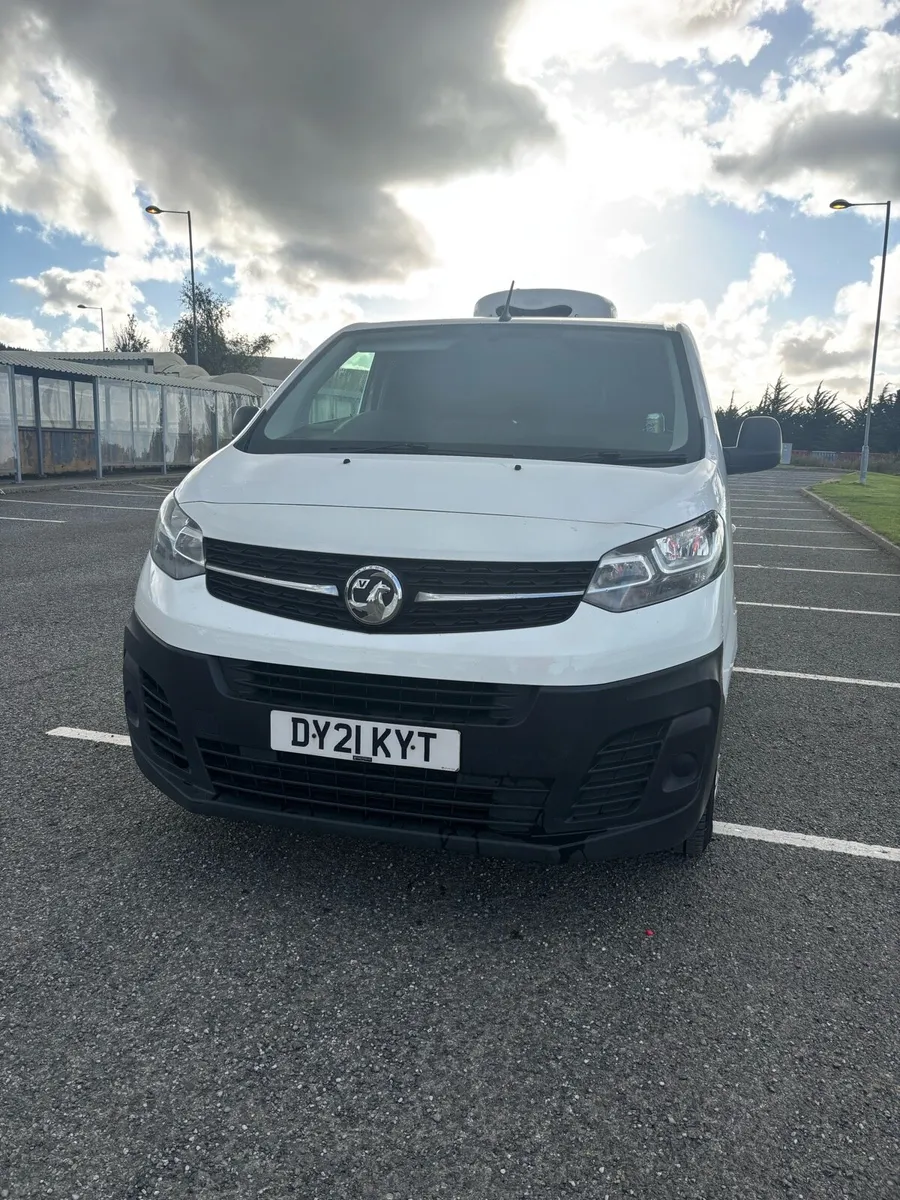 Vaxhaul Vivaro 212 plate - Image 1