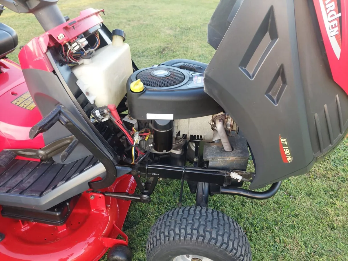 Castlegarden Ride On Lawnmower - Image 4