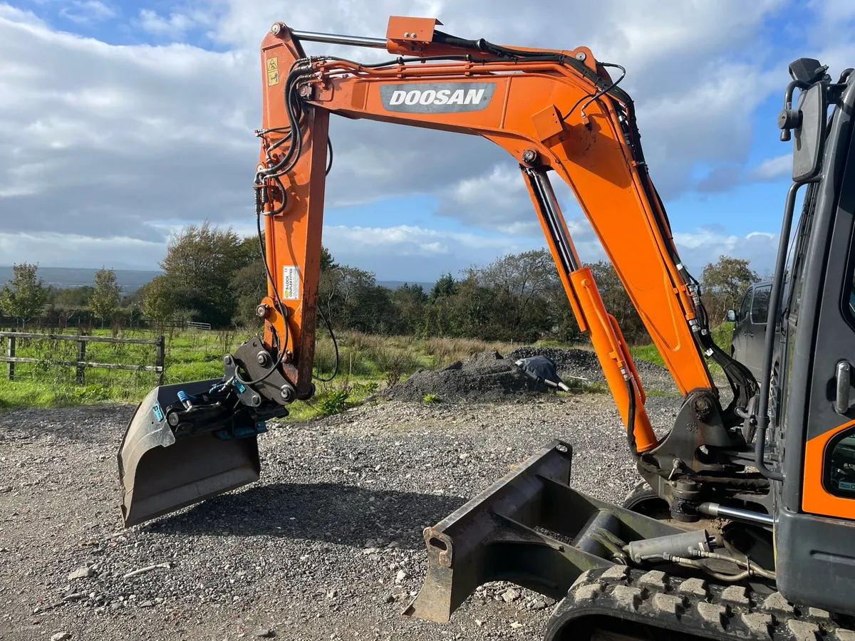 Doosan DX63-3 - Image 2