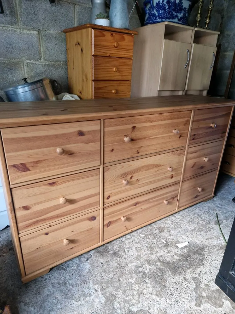 Large solid wood chest of drawers - Image 1