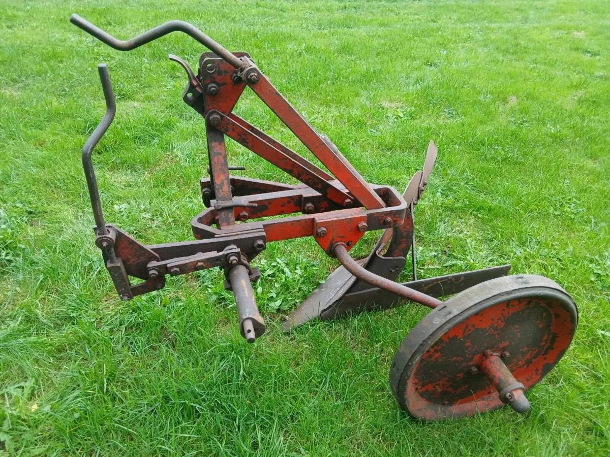 David Brown Ploughs - Image 3