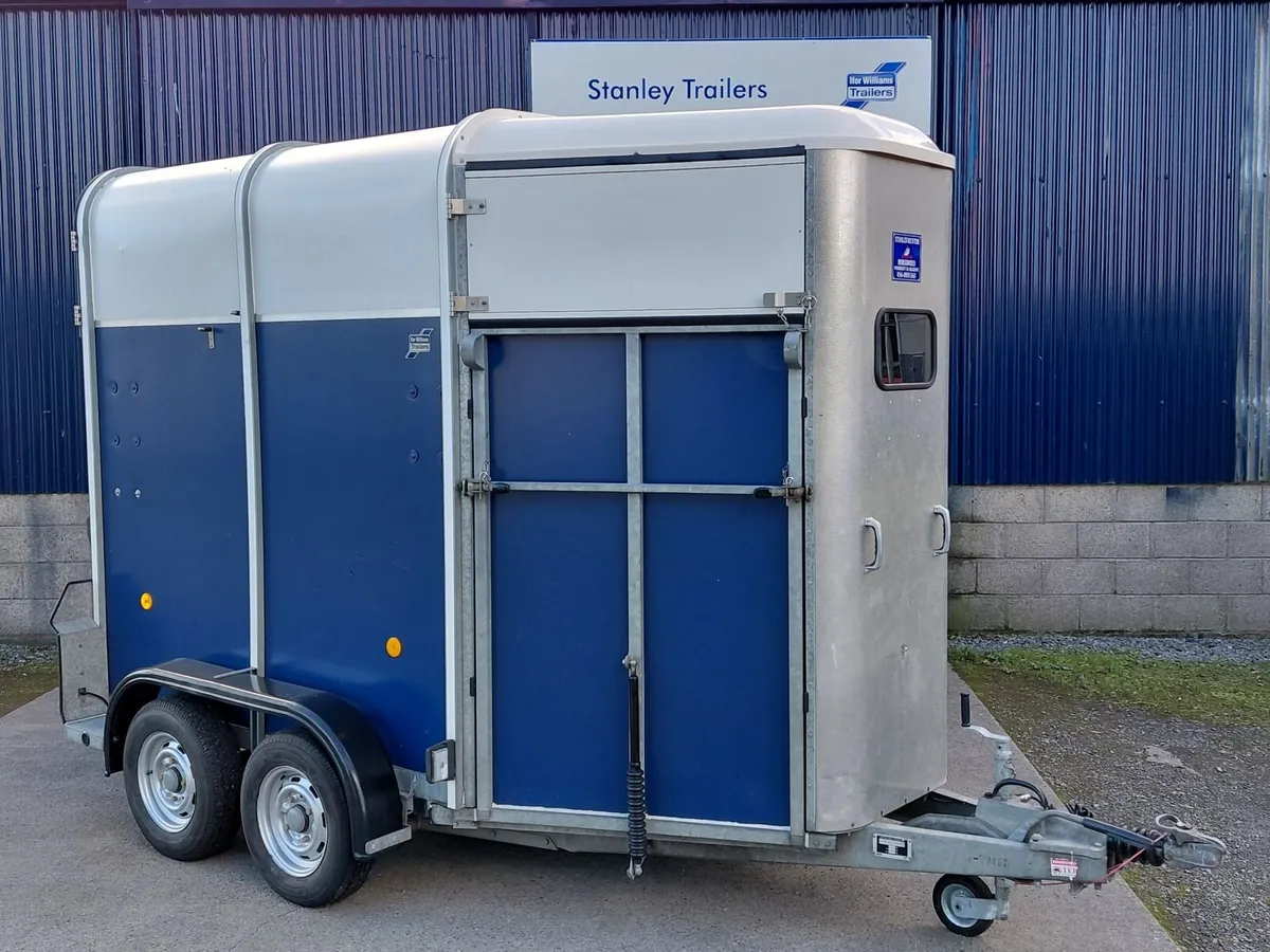 Ifor Williams 505 Horsebox - Image 1
