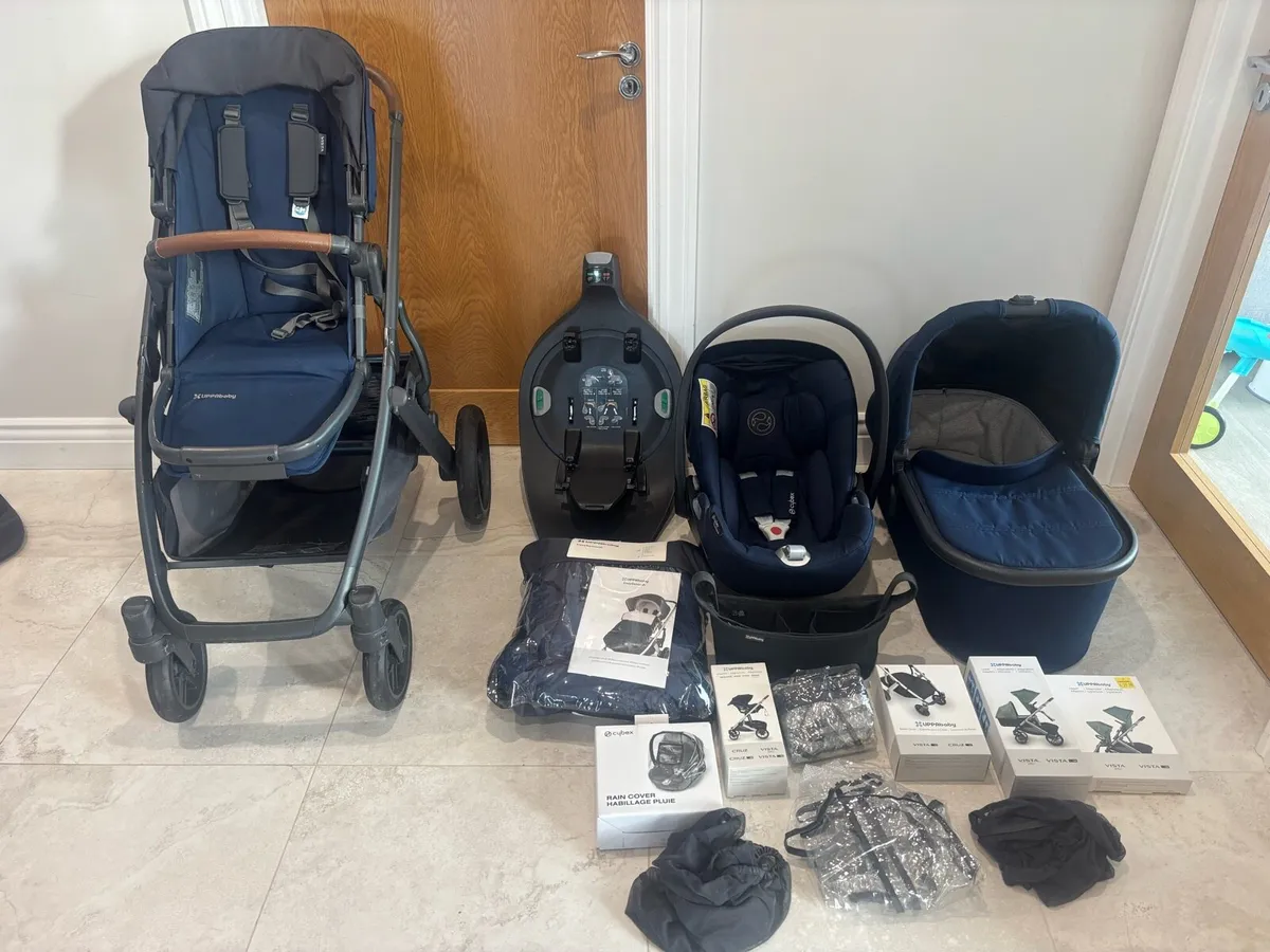 UPPAbaby Vista V2 travel system - navy - extras! - Image 1