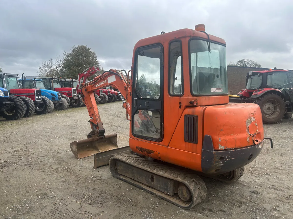 3 tonne Daewoo digger - Image 4
