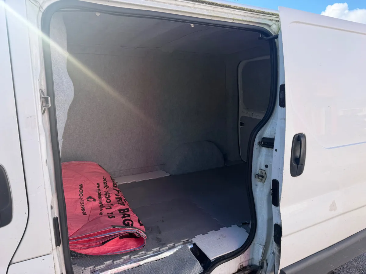 Renault Trafic 2011 doed €2950 - Image 4