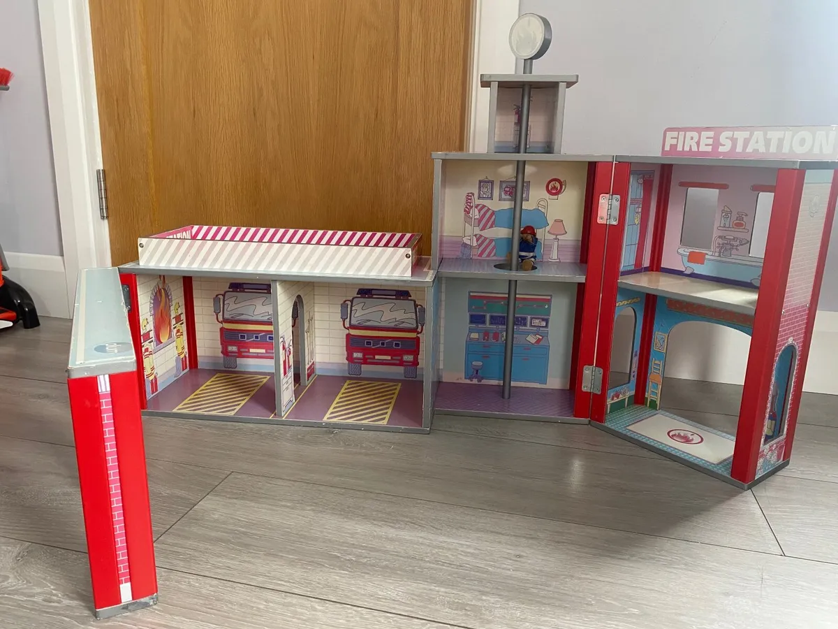 Wooden Fire Station with Accessories - Image 2
