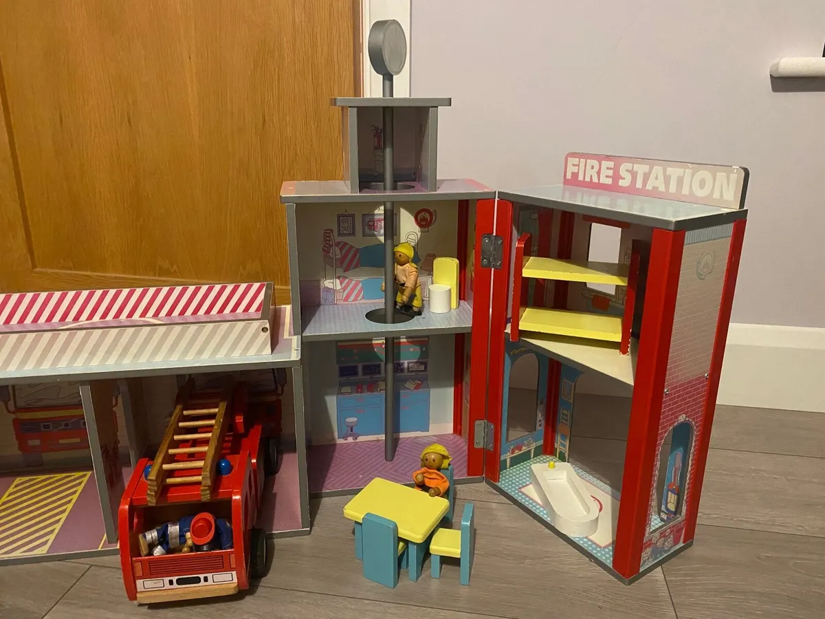 Wooden Fire Station with Accessories - Image 1